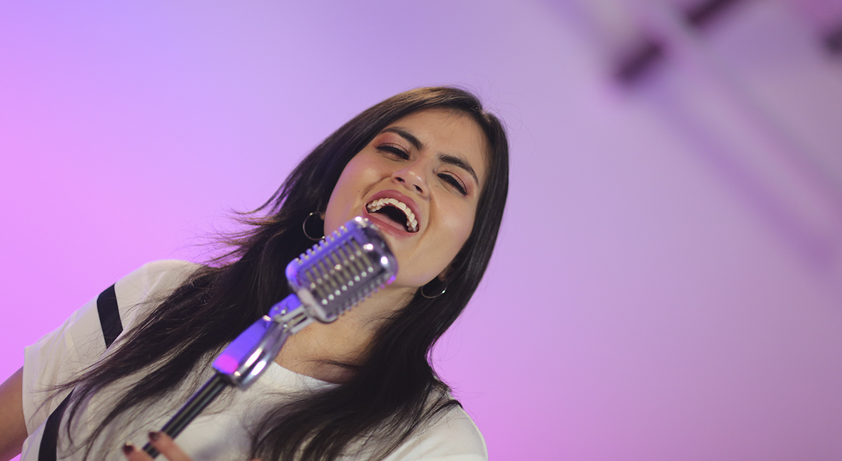 Ana Bolívar cantante católica