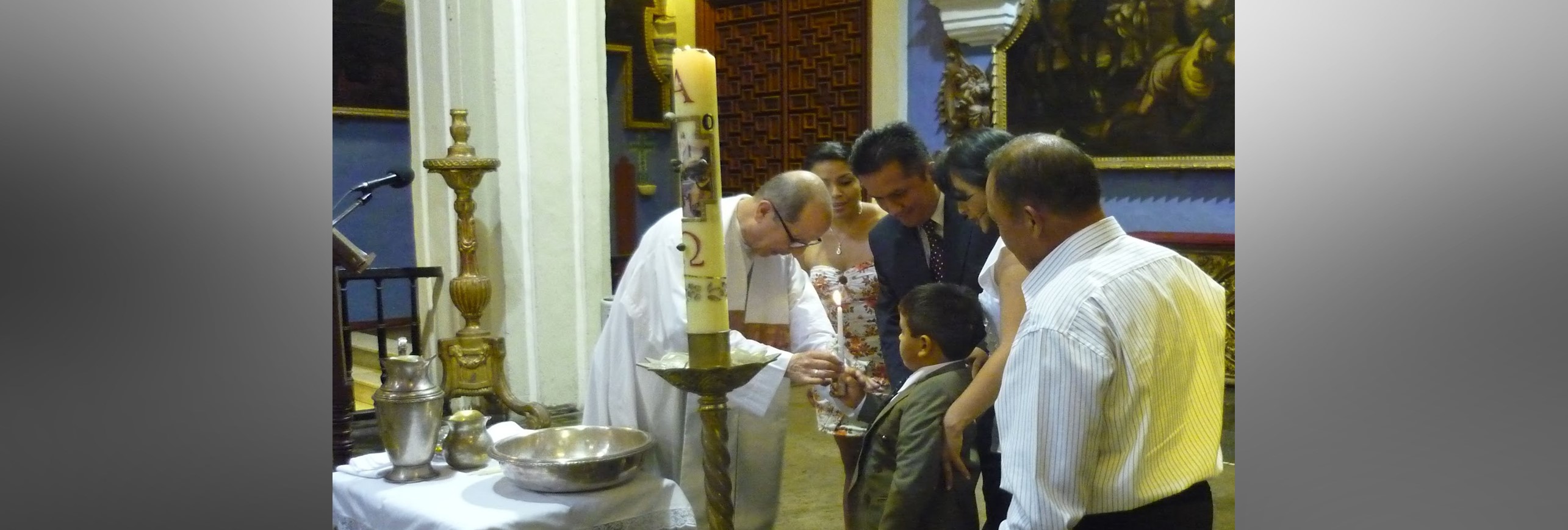 La Luz del Bautismo ha de iluminar nuestra vida y nosotros ser luz del prójimo