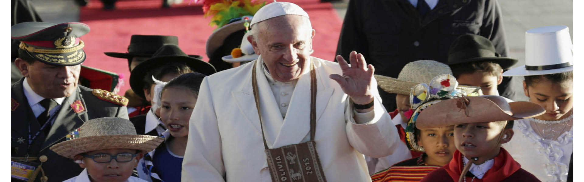 “Detrás de tanto dolor, tanta muerte y destrucción, se huele el tufo de eso que Basilio de Cesarea llamaba 'el estiércol del diablo'”