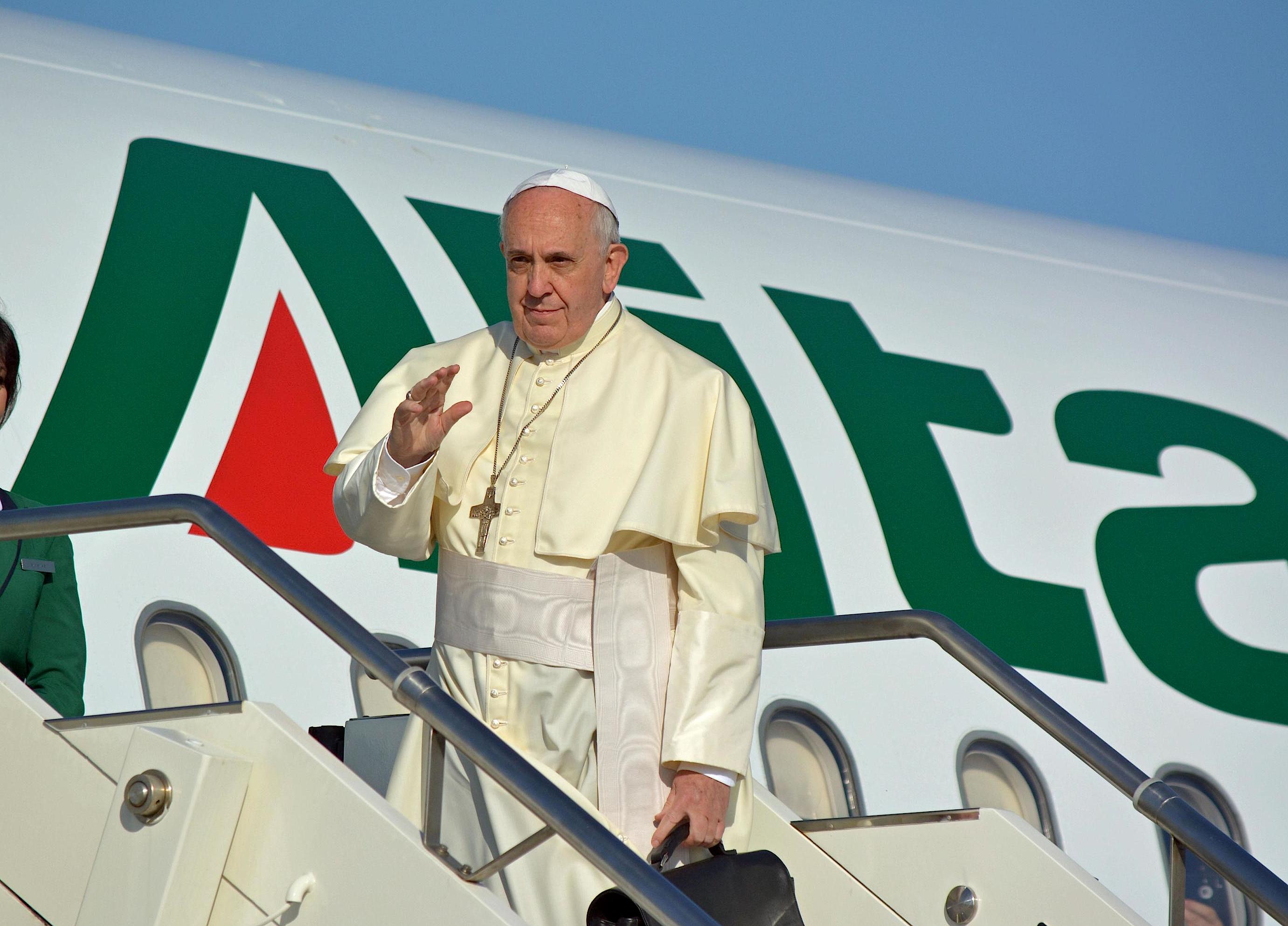 El papa Francisco partió rumbo a Mozambique, primera escala de su nuevo viaje a África