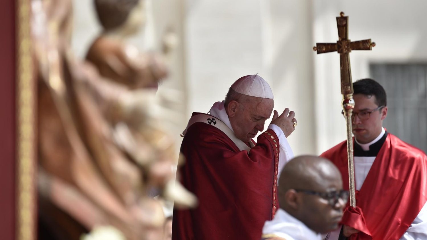 Papa, Pentecostés: para tener paz necesitamos al Espíritu, no pastillas o soluciones rápidas