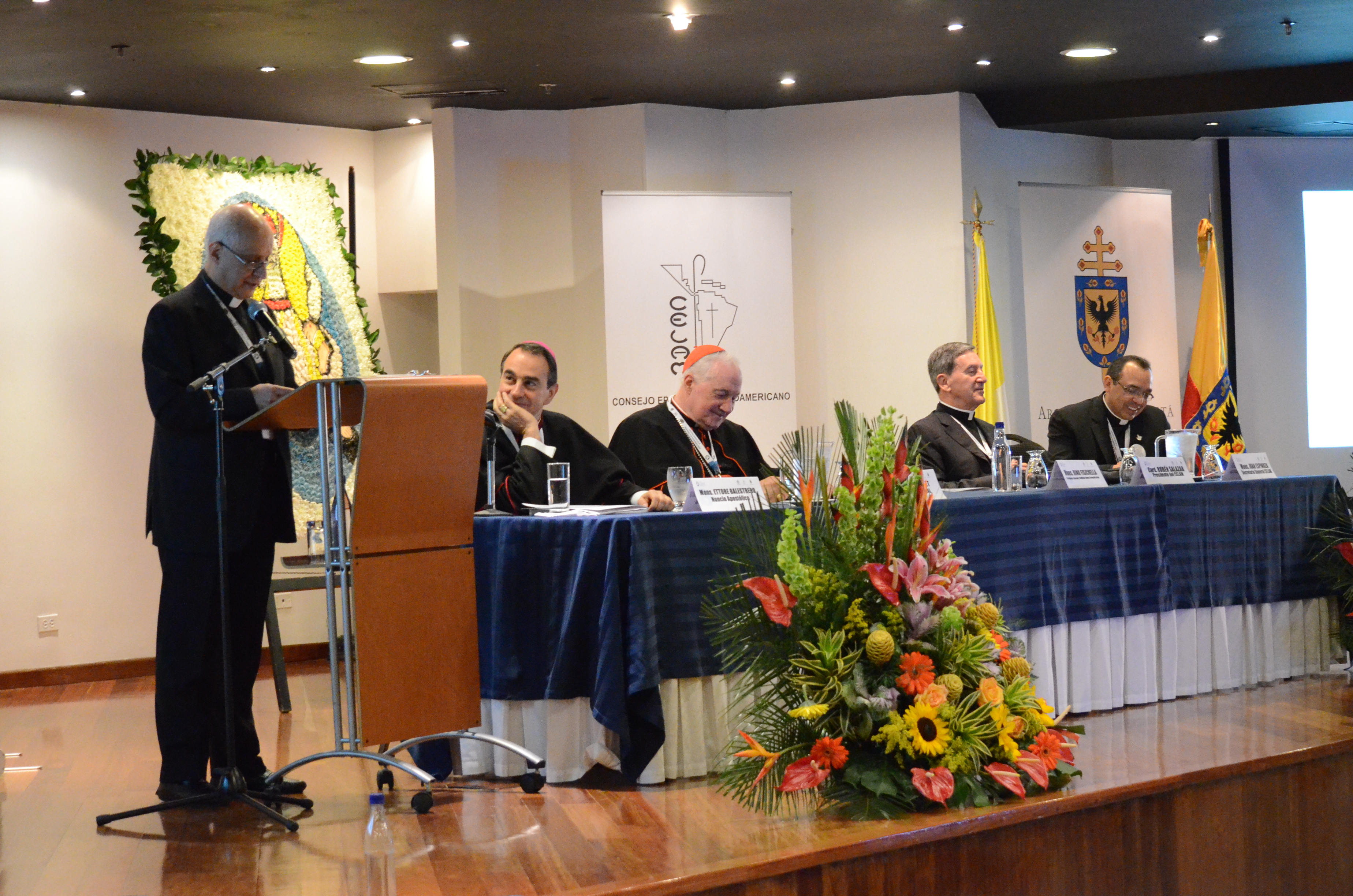 Monseñor Fisichella: Liturgia y testimonio son dos rostros de la misericordia