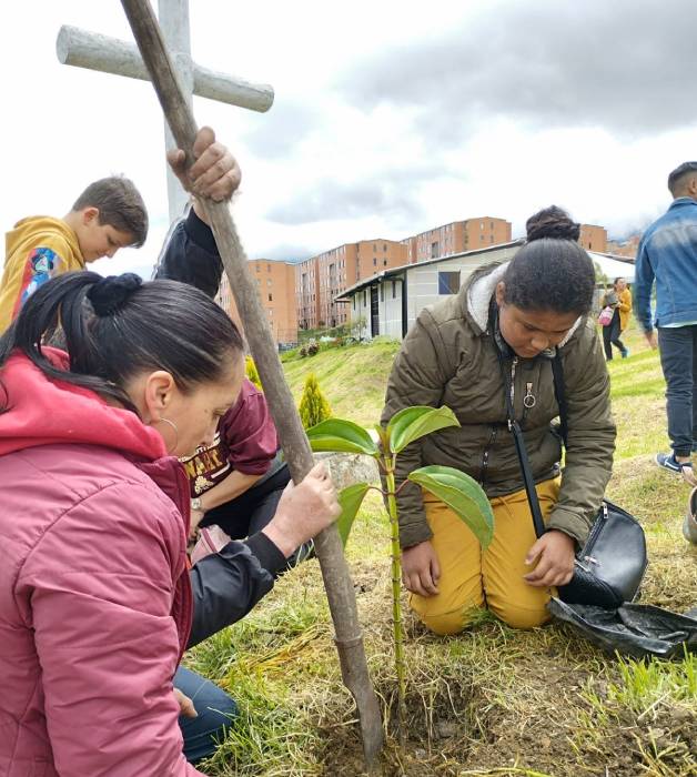 Comunidad de Usme se une a sembratón