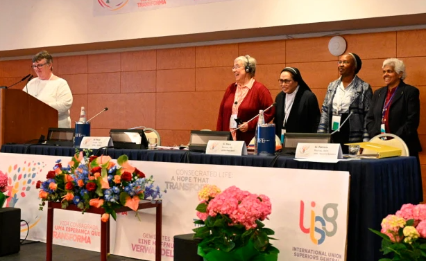 900 religiosas se reúnen en Roma para discernir el futuro de la vida consagrada femenina y orar por el cónclave