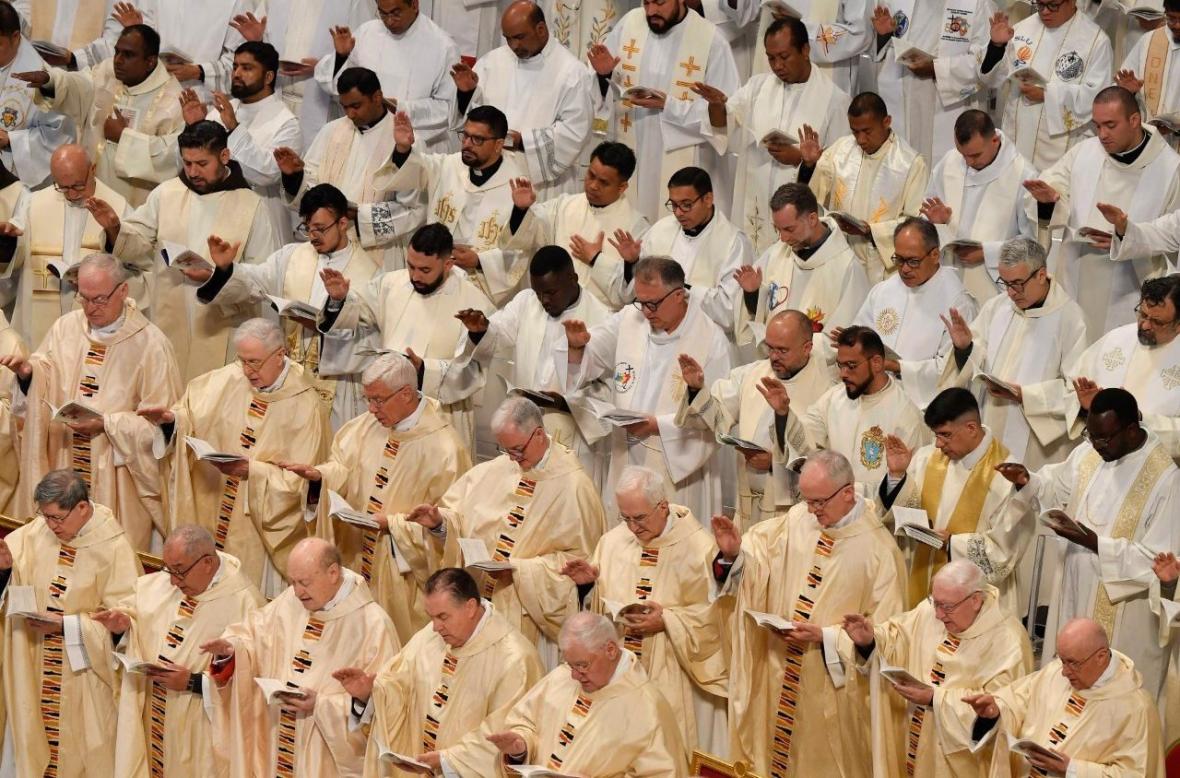 Misa Crismal: El Papa Francisco llama a los sacerdotes a “salir del clericalismo” en una entrega silenciosa