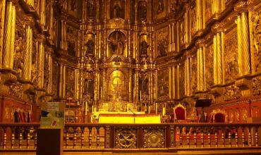https://arquimedia.s3.amazonaws.com/2/actualidad/altar-iglesia-de-san-franciscojpg.jpg