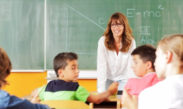 Obispos colombianos exaltan la labor de los maestros en su día