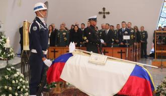 Un adiós lleno de gratitud y esperanza: Homenaje a monseñor Víctor Manuel Ochoa Cadavid 